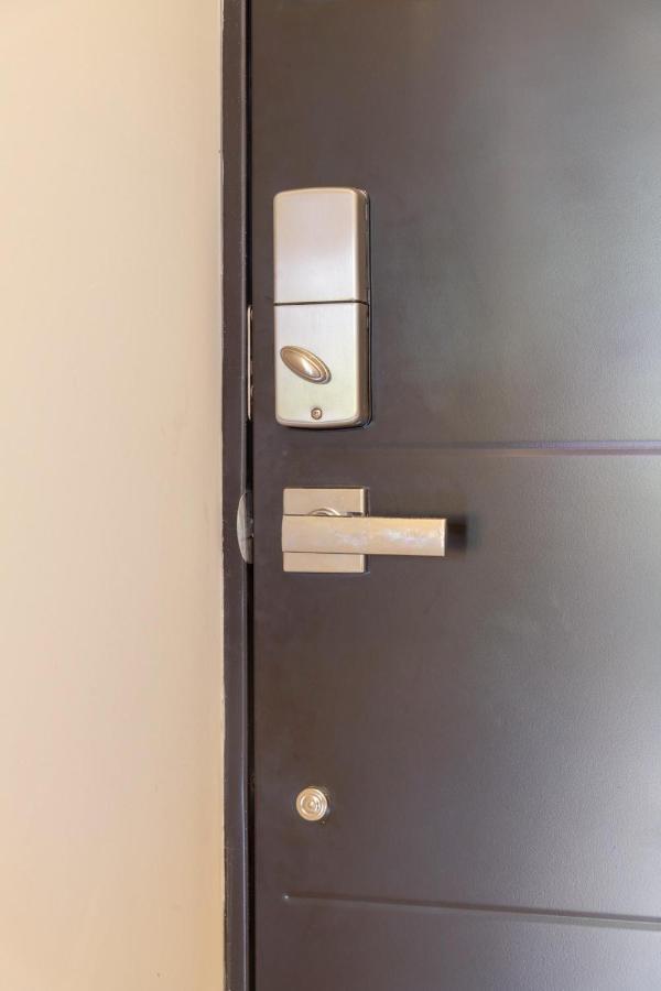 Boulevard Park Apto #27 - 2Bdrm - Selena Segura エレディア エクステリア 写真