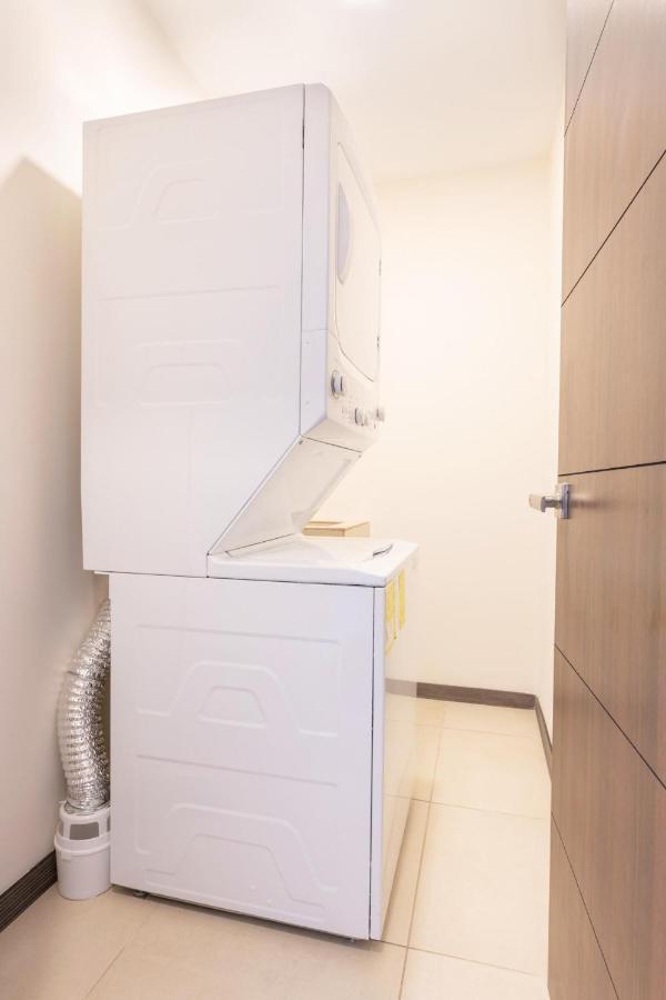 Boulevard Park Apto #27 - 2Bdrm - Selena Segura エレディア エクステリア 写真